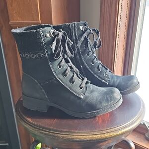 Earth Origins Rowan Black Lace-Up Ankle Boots